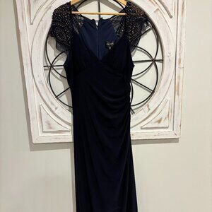 Evening / formal dress